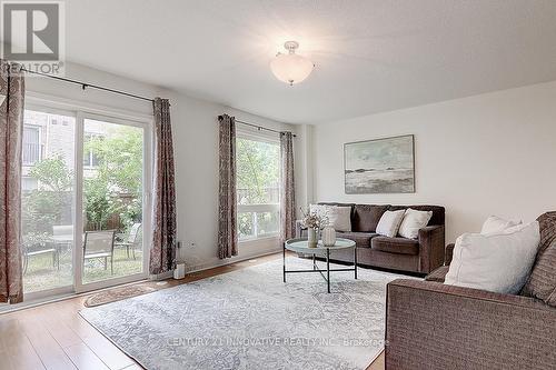 138 Pilkington Drive, Toronto E04, ON - Indoor Photo Showing Living Room
