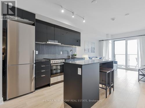 707 - 8 Tippett Road, Toronto C06, ON - Indoor Photo Showing Kitchen With Stainless Steel Kitchen With Upgraded Kitchen
