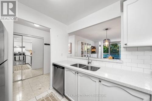 312 - 39 Pemberton Avenue, Toronto C14, ON - Indoor Photo Showing Kitchen With Double Sink With Upgraded Kitchen