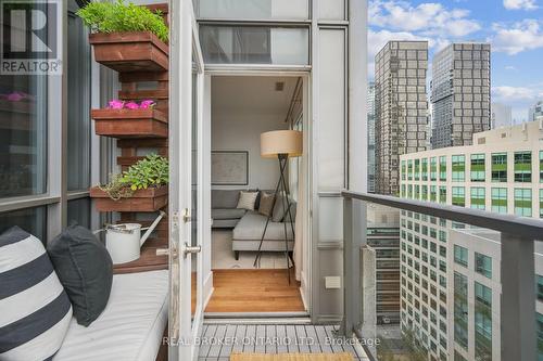 2105 - 20 Blue Jays Way, Toronto C01, ON - Outdoor With Exterior