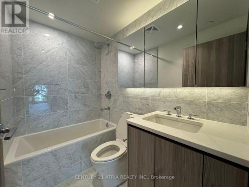 111 - 95 Mcmahon Drive, Toronto C15, ON - Indoor Photo Showing Bathroom