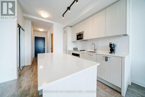 720 - 286 Main Street, Toronto (East End-Danforth), ON - Indoor Photo Showing Kitchen