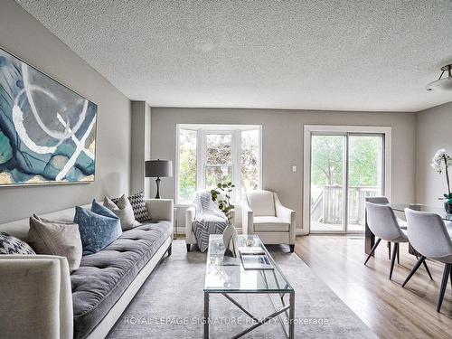 4160 Beacon Lane, Mississauga, ON - Indoor Photo Showing Living Room