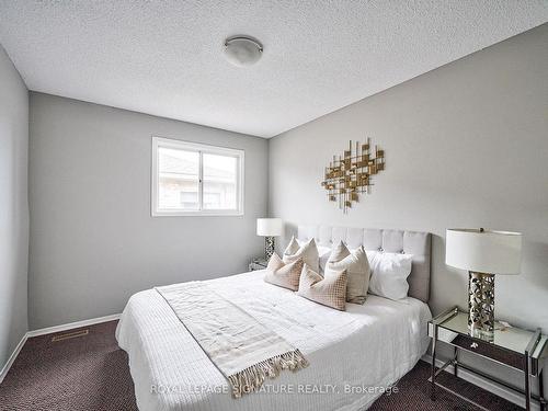 4160 Beacon Lane, Mississauga, ON - Indoor Photo Showing Bedroom