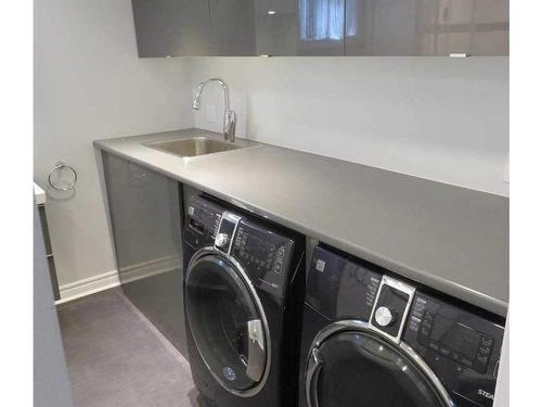 Lower-254 Hampton Heath Rd, Burlington, ON - Indoor Photo Showing Laundry Room