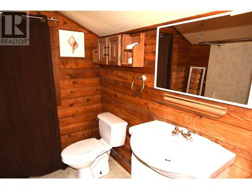73 Elk Street, Vernon, BC - Indoor Photo Showing Bathroom