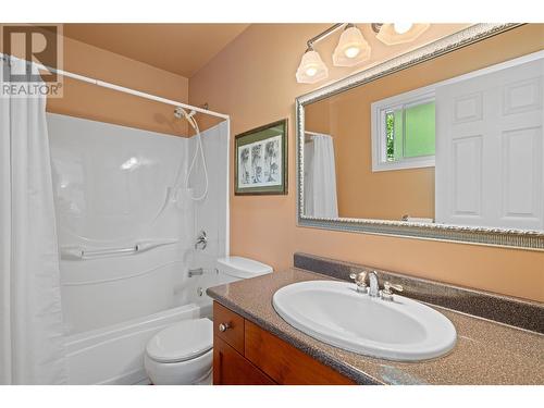 2781 Lakeview Road, Kelowna, BC - Indoor Photo Showing Bathroom