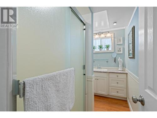 2781 Lakeview Road, Kelowna, BC - Indoor Photo Showing Bathroom