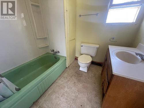 2635 Carson Road, Grand Forks, BC - Indoor Photo Showing Bathroom