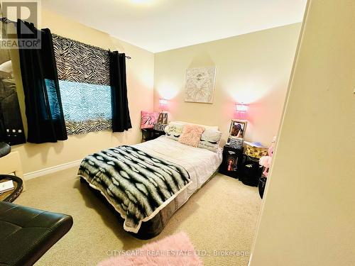 7795 Hanniwell Street, Niagara Falls, ON - Indoor Photo Showing Bedroom
