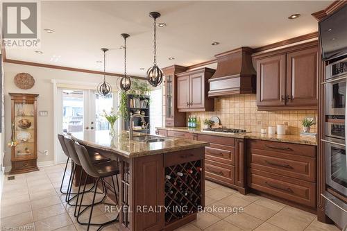 13 Chessington Street, St. Catharines, ON - Indoor Photo Showing Kitchen With Upgraded Kitchen