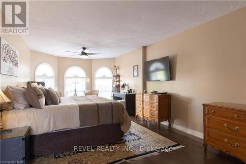 13 Chessington Street, St. Catharines, ON - Indoor Photo Showing Bedroom