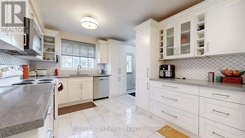 4 - 375 Pioneer Drive, Kitchener, ON - Indoor Photo Showing Kitchen