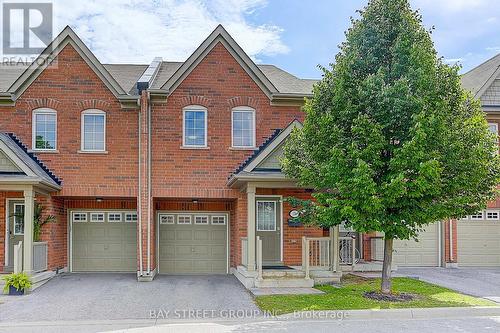 17 Winn Place, Aurora (Bayview Northeast), ON - Outdoor With Facade