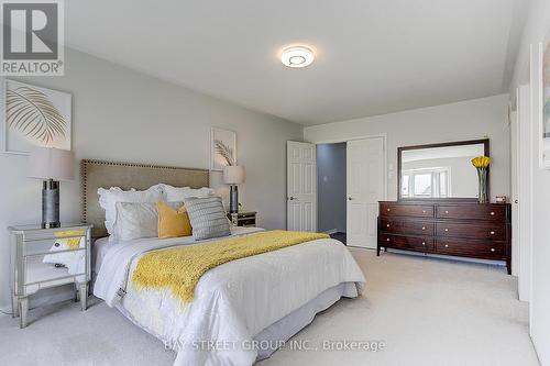 17 Winn Place, Aurora (Bayview Northeast), ON - Indoor Photo Showing Bedroom