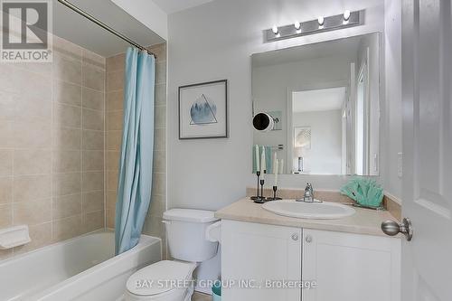 17 Winn Place, Aurora (Bayview Northeast), ON - Indoor Photo Showing Bathroom