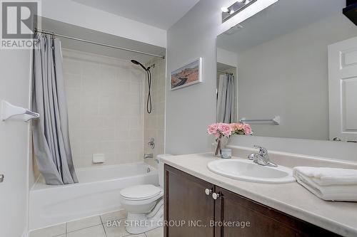 17 Winn Place, Aurora (Bayview Northeast), ON - Indoor Photo Showing Bathroom