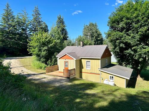 5707 Khadikin Road, Nelson, BC - Outdoor