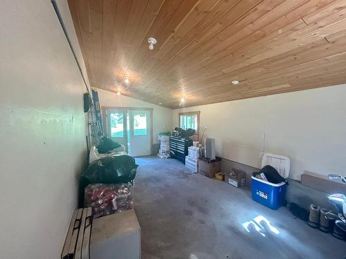 5707 Khadikin Road, Nelson, BC - Indoor Photo Showing Garage