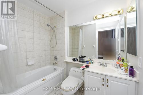 3205 - 35 Kingsbridge Garden Circle, Mississauga (Hurontario), ON - Indoor Photo Showing Bathroom