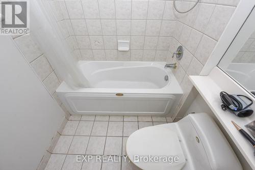 3205 - 35 Kingsbridge Garden Circle, Mississauga (Hurontario), ON - Indoor Photo Showing Bathroom