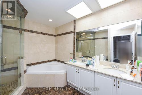 3205 - 35 Kingsbridge Garden Circle, Mississauga (Hurontario), ON - Indoor Photo Showing Bathroom