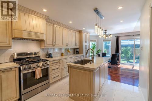 3846 Ponderosa Lane, Mississauga, ON - Indoor Photo Showing Kitchen