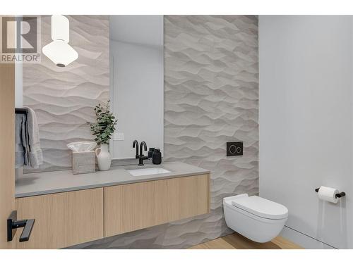 1190 Stoneypointe Court, Kelowna, BC - Indoor Photo Showing Bathroom