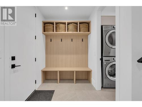 1190 Stoneypointe Court, Kelowna, BC - Indoor Photo Showing Laundry Room