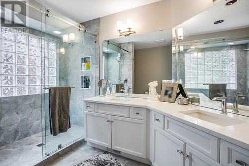 4172 Gallaghers Grove, Kelowna, BC - Indoor Photo Showing Bathroom