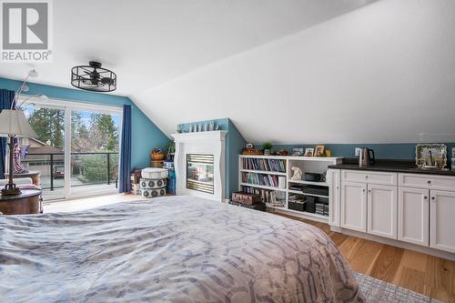 4172 Gallaghers Grove, Kelowna, BC - Indoor Photo Showing Bedroom