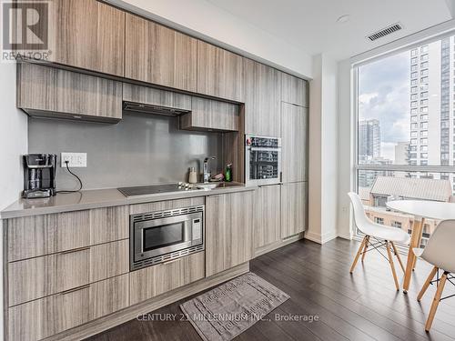 1203 - 39 Roehampton Avenue, Toronto, ON - Indoor Photo Showing Kitchen