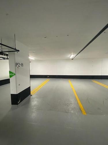 5 Defries Street|Unit #2402, Toronto, ON - Indoor Photo Showing Garage