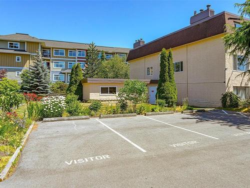 205-2286 Henry Ave, Sidney, BC - Outdoor