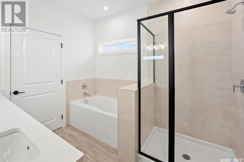 914 Brighton Gate, Saskatoon, SK - Indoor Photo Showing Bathroom