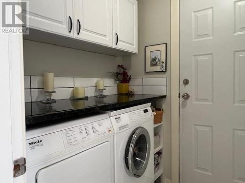 441 4Th Street, Vernon, BC - Indoor Photo Showing Laundry Room
