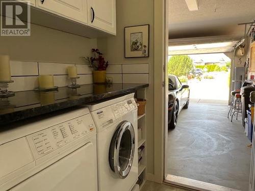 441 4Th Street, Vernon, BC - Indoor Photo Showing Laundry Room