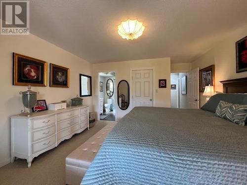441 4Th Street, Vernon, BC - Indoor Photo Showing Bedroom