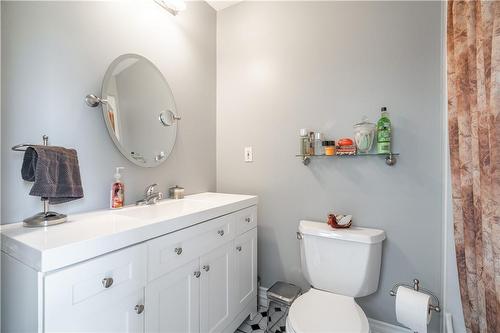149 East 36Th Street, Hamilton, ON - Indoor Photo Showing Bathroom
