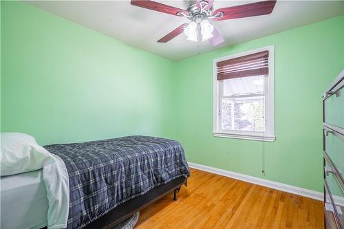 149 East 36Th Street, Hamilton, ON - Indoor Photo Showing Bedroom