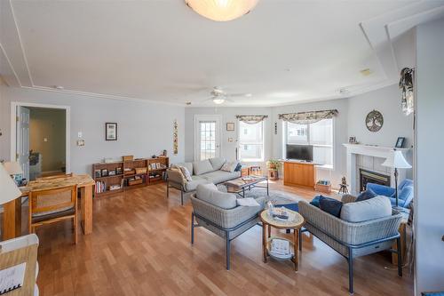 507-2265 Atkinson Street, Penticton, BC - Indoor Photo Showing Living Room With Fireplace