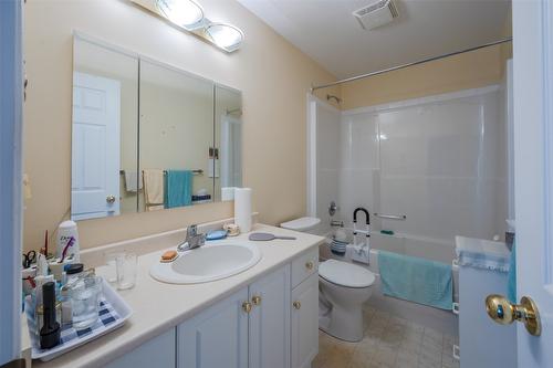 507-2265 Atkinson Street, Penticton, BC - Indoor Photo Showing Bathroom