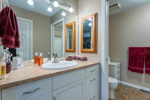 30-950 Lanfranco Road, Kelowna, BC - Indoor Photo Showing Bathroom