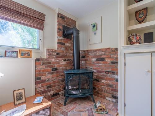 4623 Frederick Road, Kelowna, BC - Indoor With Fireplace