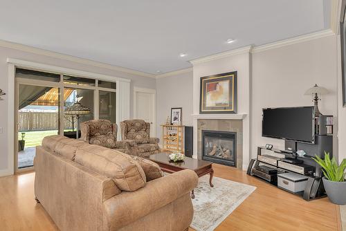 2392 Mesa Vista Court, West Kelowna, BC - Indoor Photo Showing Living Room With Fireplace