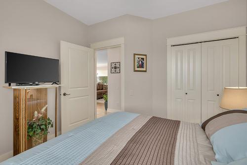 2392 Mesa Vista Court, West Kelowna, BC - Indoor Photo Showing Bedroom