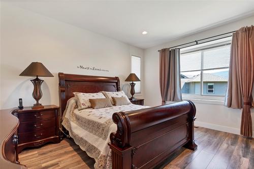 12775 Shoreline Drive, Lake Country, BC - Indoor Photo Showing Bedroom