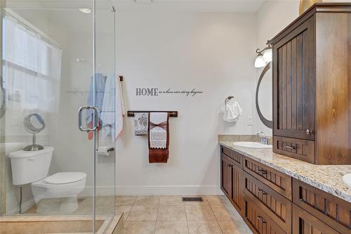 12775 Shoreline Drive, Lake Country, BC - Indoor Photo Showing Bathroom