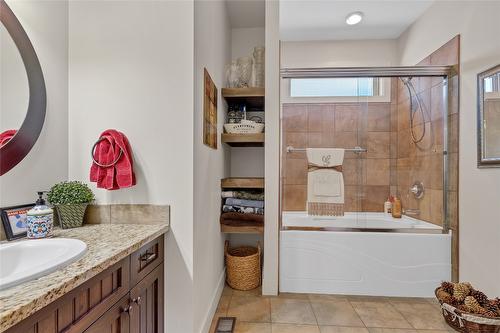 12775 Shoreline Drive, Lake Country, BC - Indoor Photo Showing Bathroom