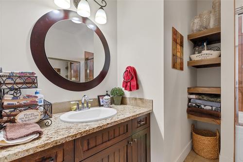 12775 Shoreline Drive, Lake Country, BC - Indoor Photo Showing Bathroom